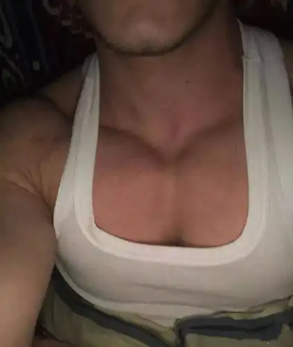 看完张艺兴的胸肌,健身男们坐不住了!