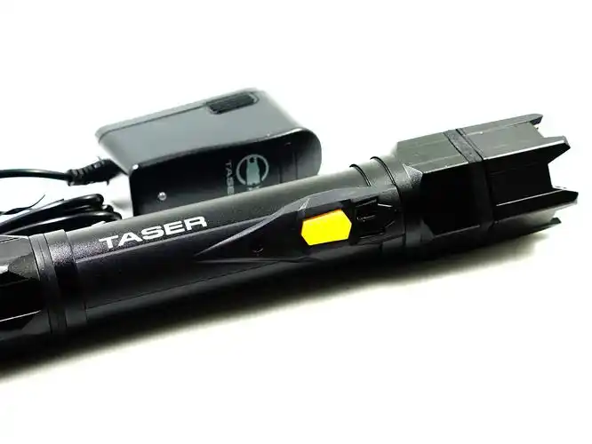 美国泰瑟strikelight高压电子控制型强光手电三码一致套装