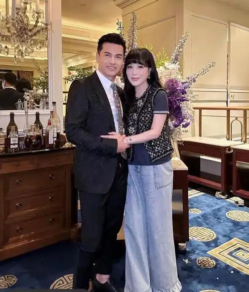 甄子丹为爱妻举办生日宴,请来吕良伟夫妇和关之琳,老婆被抢风头