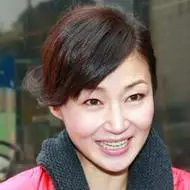 香港演员万绮雯qq头像长相很清纯身材也很高挑曼妙