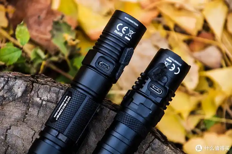 全新升级体验强光攻坚奈特科尔mh12s全能手电