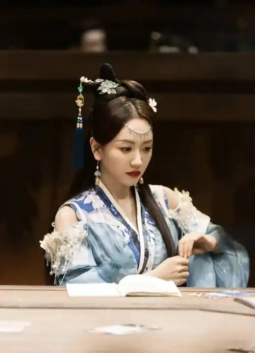 女星杨蓉写真集:颜值担当,女神魅力