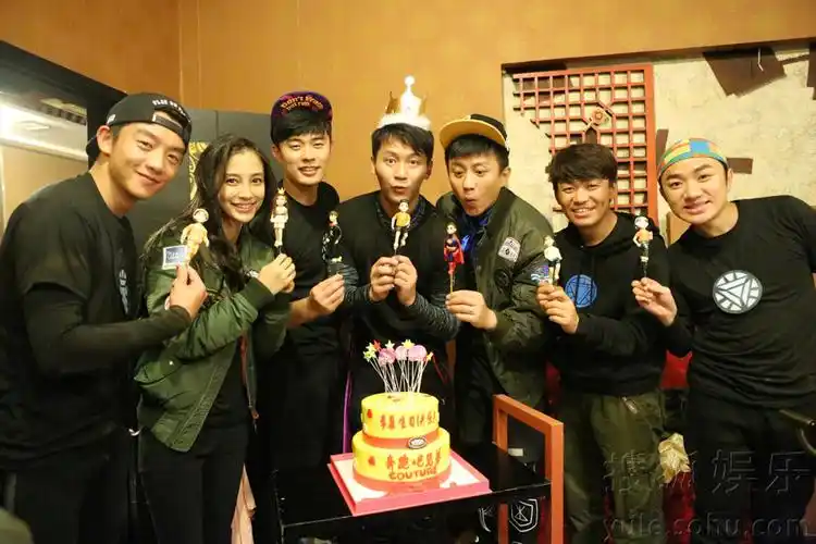 近日,正在重庆进行紧张录制的跑男团因为"大兄