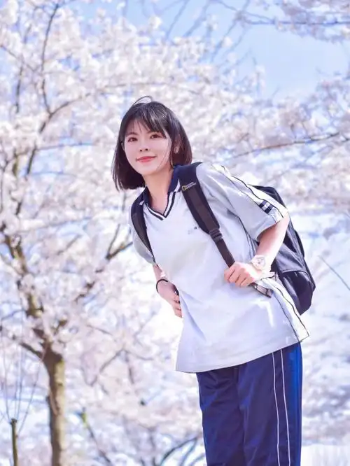 樱花季青春的浪漫中国校服