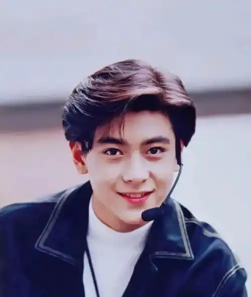 2月28日林志颖发文庆祝自己出道32周年