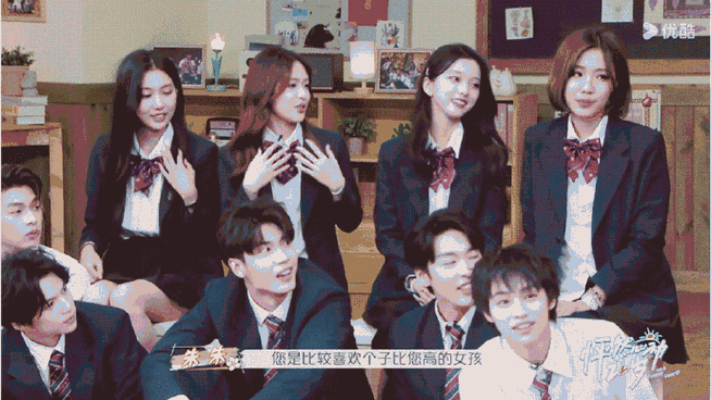 恋爱综艺《怦然心动4》再掀波澜,这次的焦点不是浪漫约会,而是观察室