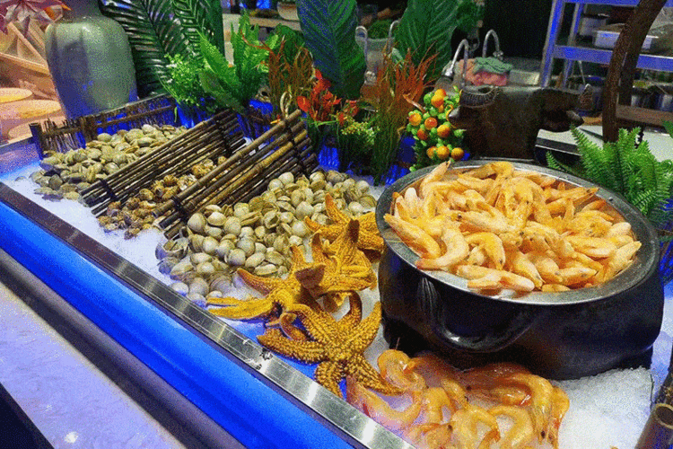 一大一小自助餐59.9元抢,螃蟹,大虾,烤鸭.,上百种菜品无限畅吃!_肉质