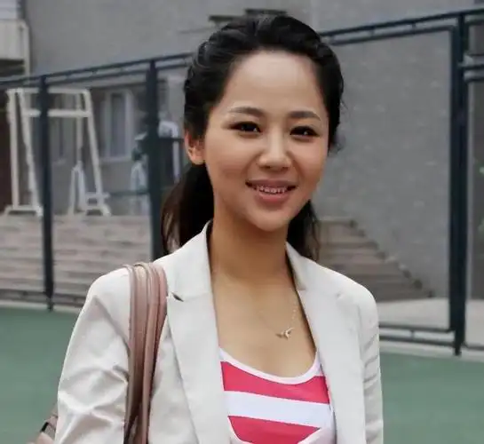 《家有儿女》19年后小演员今昔对比,有人逆袭大火,有人默默无闻|杨紫