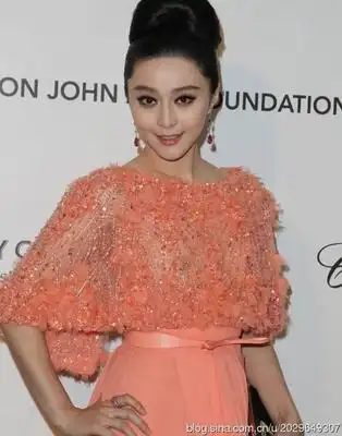 盘点穿衣豪放大胆的十大女星,某女星居然还真空上阵,不怕走光吗?