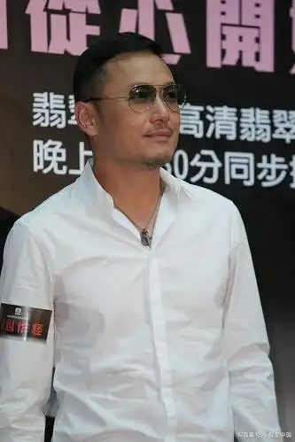 三哥型男苗侨伟!