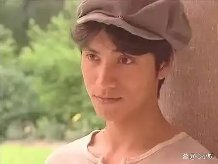 我知道陈坤还是从《像雾像雨又像风》电视剧里知道的,这部剧是2001年