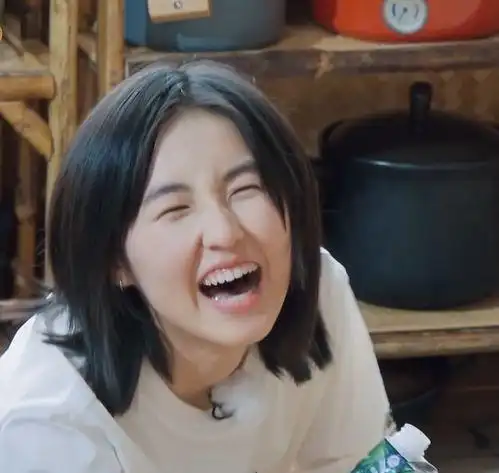 张子枫笑张子枫笑容吓到多少人