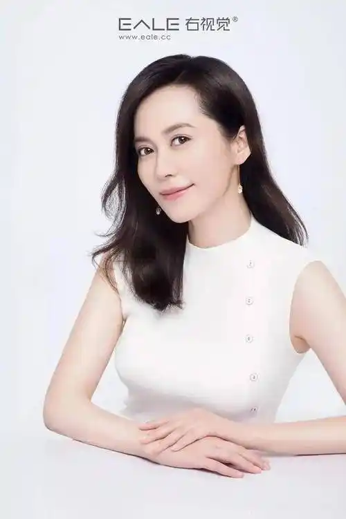 no4俞飞鸿(1971年,现年50岁)左小青的演技,在圈内也是数得上,虽然并非