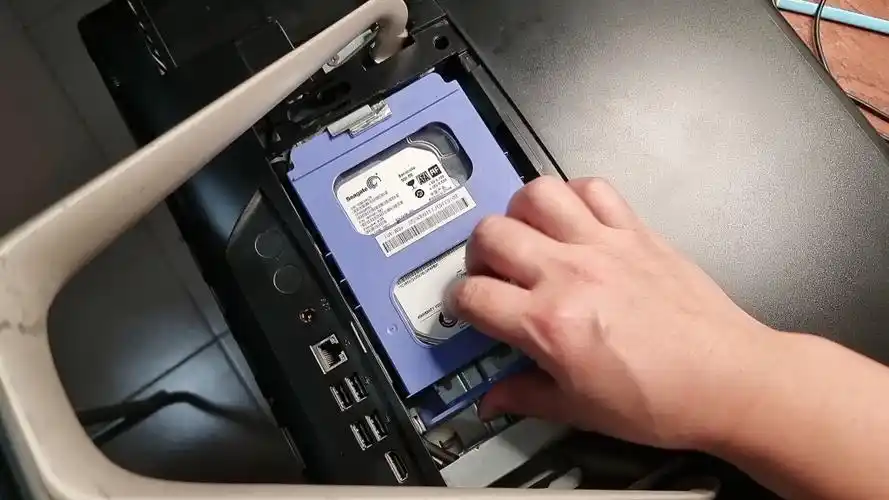 拆联想c440一体机硬盘