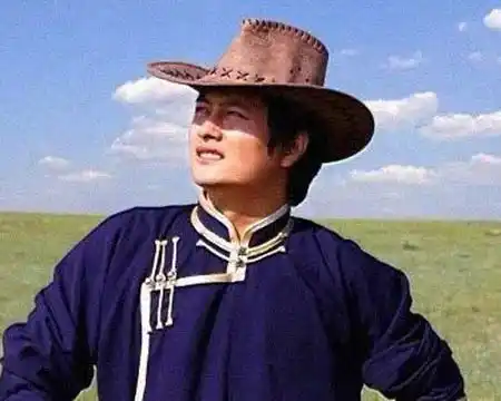 云飞(男歌手) 简历 - 名人简历