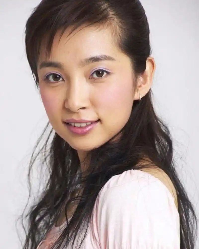 李冰冰学生时代的照片,女神就是女神,一点都没变