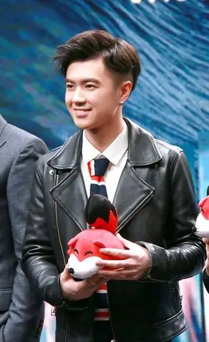 彩旗李思澄亮相《青丘狐》见面会 获观众点赞