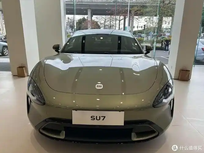 小米汽车su7到店!禁止开车门,内饰可偷看,现场有彩蛋! - 知乎
