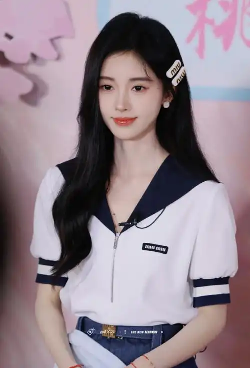 爱奇艺 花戎开放日嘟嘟嘴的可爱宝宝@鞠婧祎