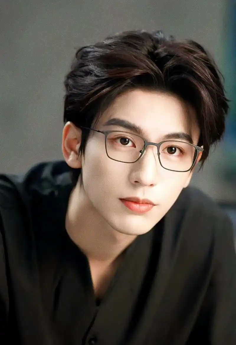 晚安咪语#张凌赫 南师大 论白月光级校草学长的杀伤力有多大速速给张