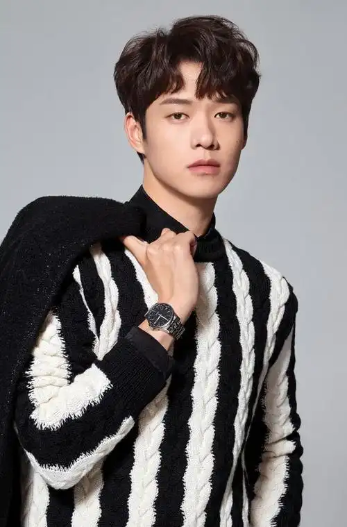 在坚持不懈的努力下,我最终成功减掉了40斤体重,这是我付出汗水和毅力