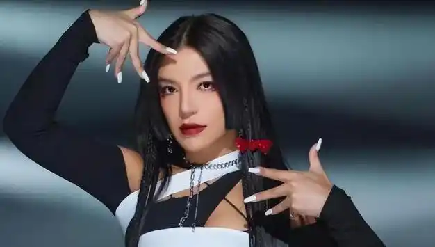 超级女声冠军江映蓉整容失败像怪物全身只剩眼珠是自己的