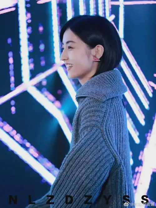 张子枫活动现场状态