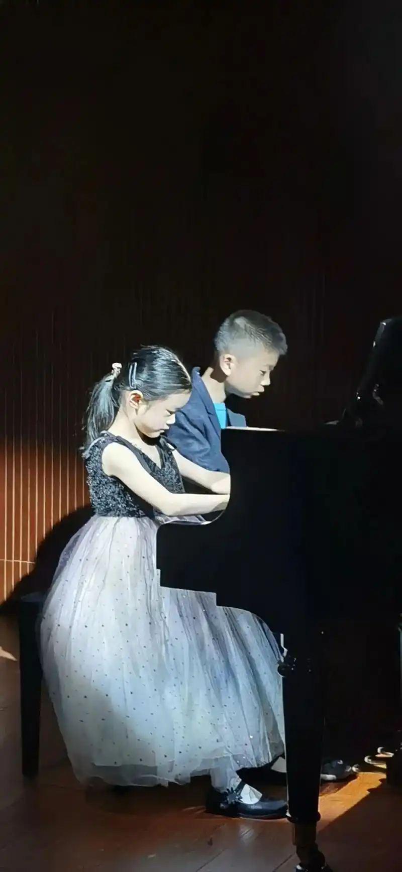 小小演奏家钢琴演奏会#美学摄影 #摄影约拍 #人像写真 #爱 - 抖音