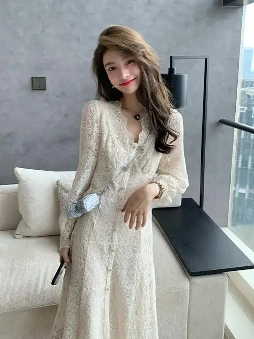 法式初恋甜美凡尔赛裙收腰显瘦内搭长裙白色蕾丝打底连衣裙女秋冬