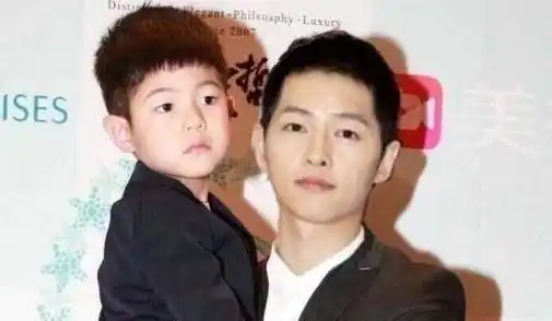 原创被称为东北宋仲基的安吉长大发福了不仅胖还变丑了