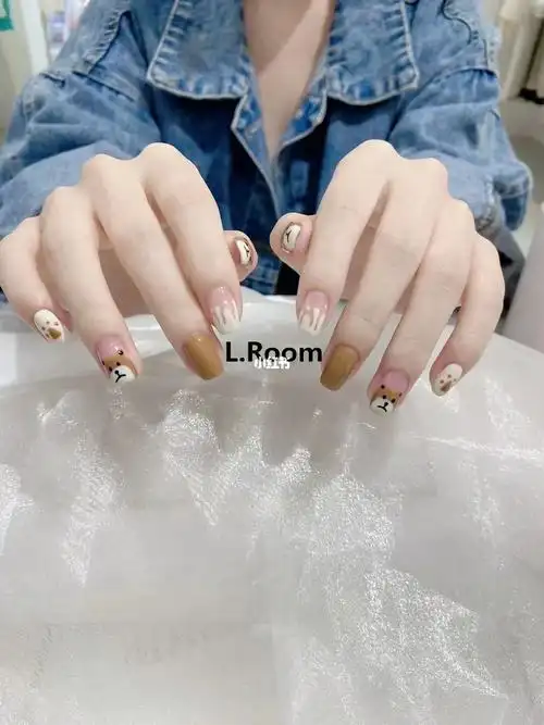 2021秋冬显白美甲