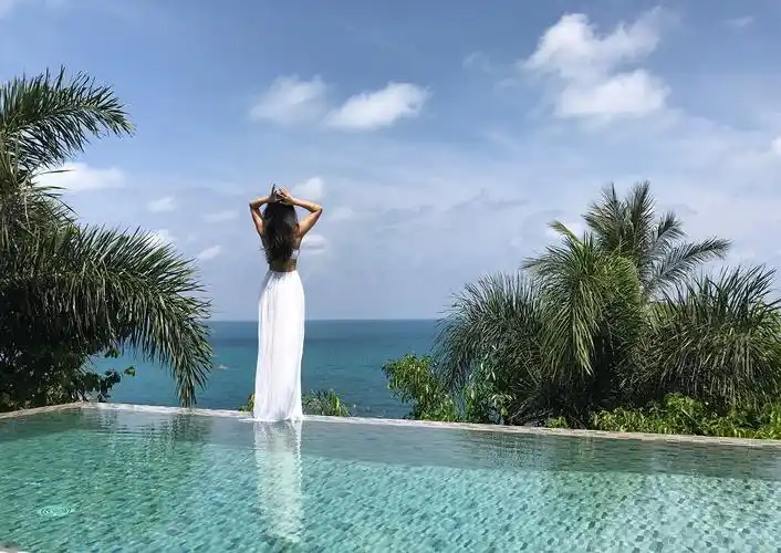 爱戴海边仙儿照曝光网友盗图当壁纸