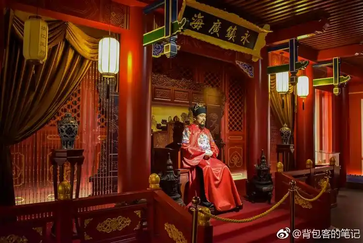 靖江王府是明朝开国皇帝朱元璋分封给其侄孙的府邸修建于1372年