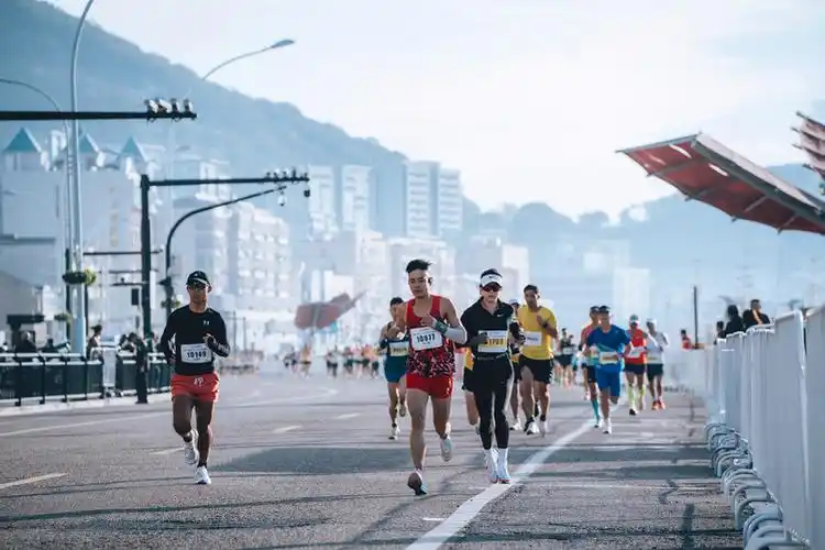 2023舟山群岛马拉松鸣枪开跑
