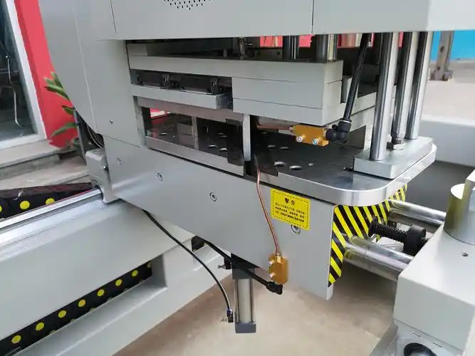 鸡西塑料门窗双面无缝四位焊接机