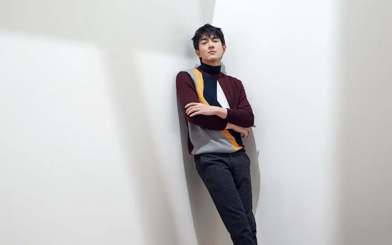 林更新时尚帅气高清电脑桌面壁纸下载