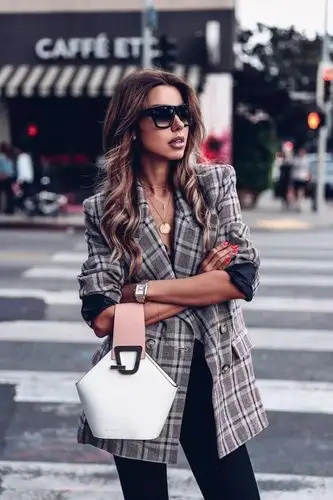 狮人时间  4月11日 23:36   关注  明星 街拍 生活 摄影 评论 收藏