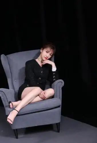 余玥迷人性感活动照图片56