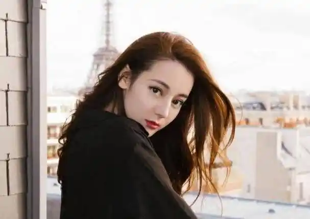 迪丽热巴将替代黄渤入驻极限挑战观众担心她和张艺兴炒cp