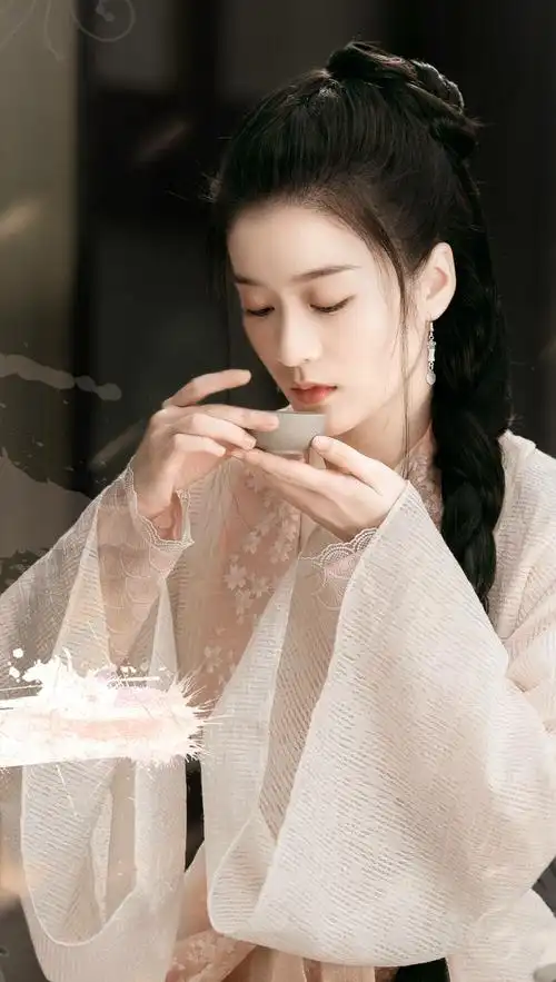 张雪迎白发容乐