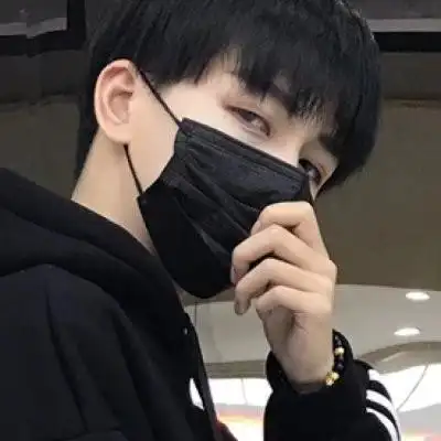 戴黑口罩的男生头像