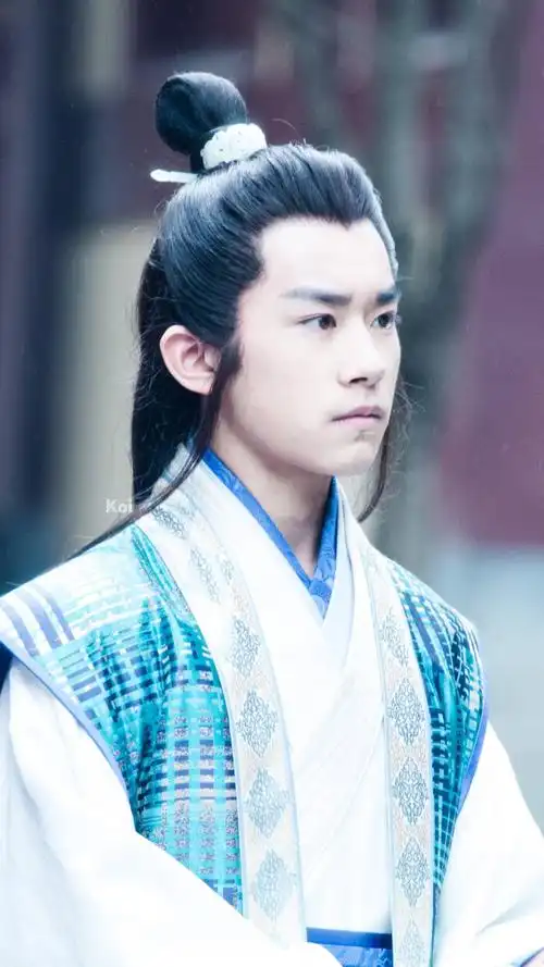 易烊千玺 #tfboys 思美人61少年屈原 拍摄花絮 高清 英气 帅