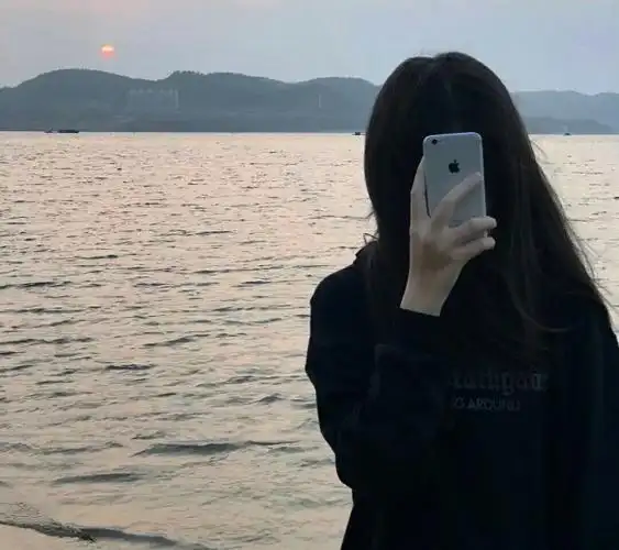 小众文艺的唯美秋季微信头像