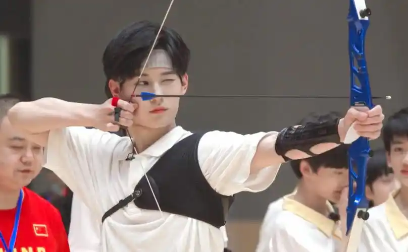 【tnt时代少年团张真源】 张真源射箭.tf家族2020夏季运动会.