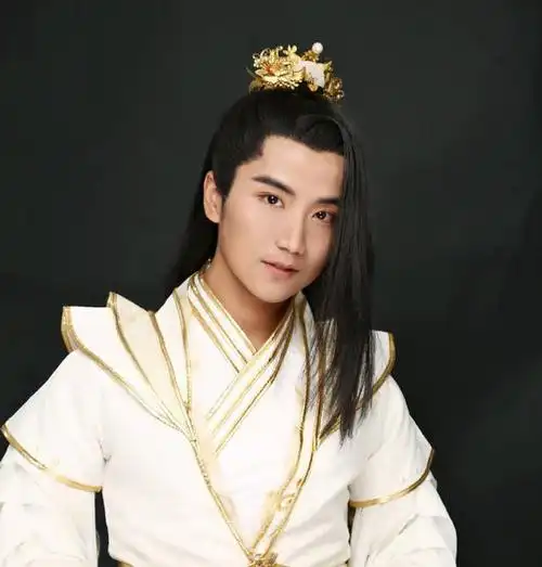 古代男子发型怎么梳理,三款男士贴头套古装造型简直帅炸了!
