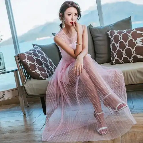 2018夏上新 仙女气质薄纱透视收腰长款百褶气质连衣裙