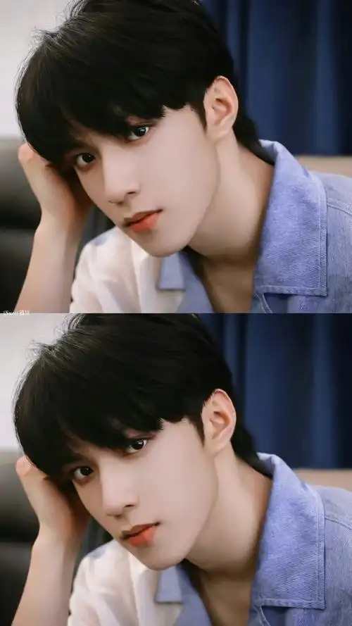 刘耀文拼色衬衫随拍