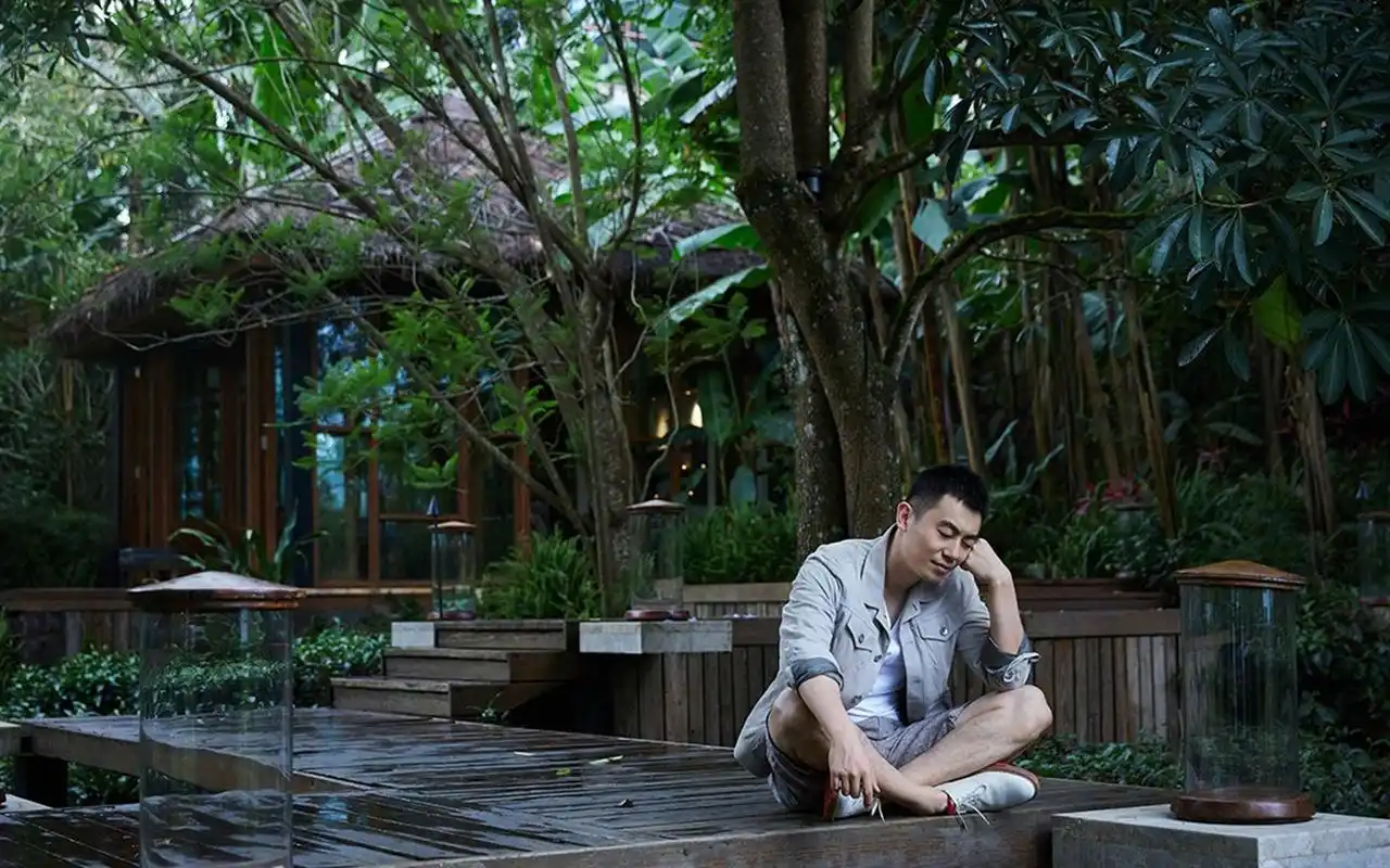 朱亚文旅游高清清爽写真图片桌面壁纸