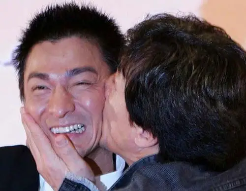 图成龙跟刘德华关系好吗两人恩怨关系大揭秘