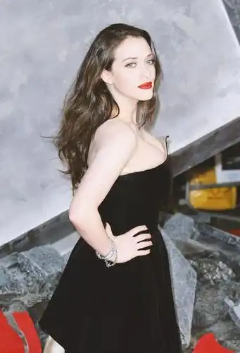 她在剧中扮演重要角色——博士 darcy lewis